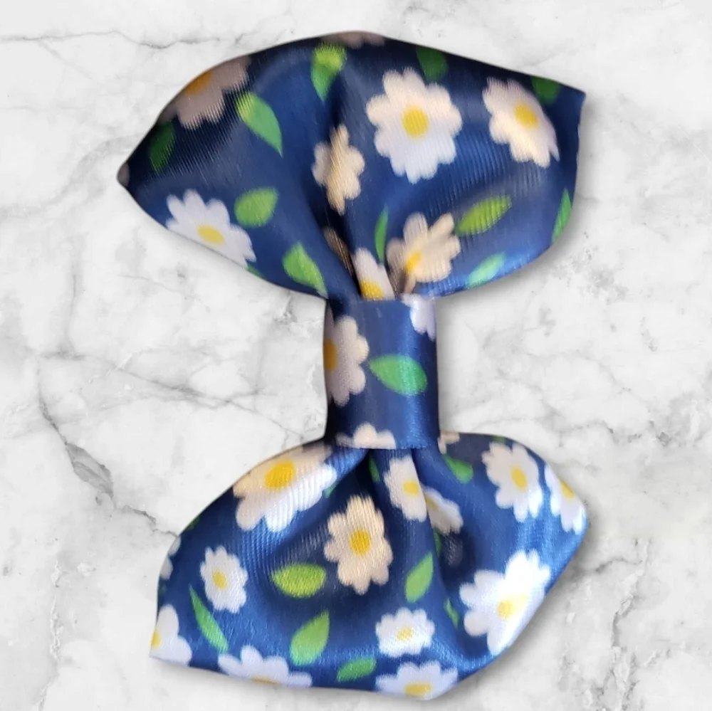 Daisy Blue Dog Collar with Removable Bow